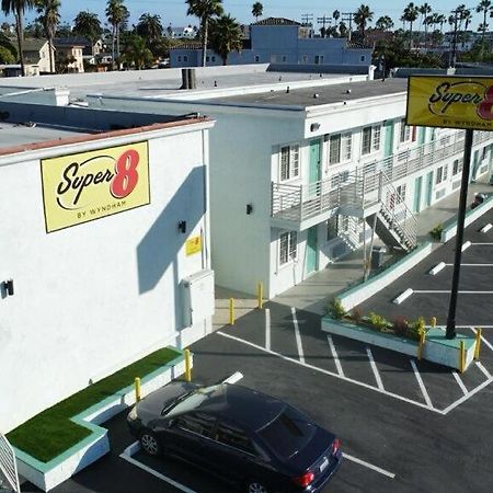 Super 8 By Wyndham Oceanside Downtown Hotel Exterior foto