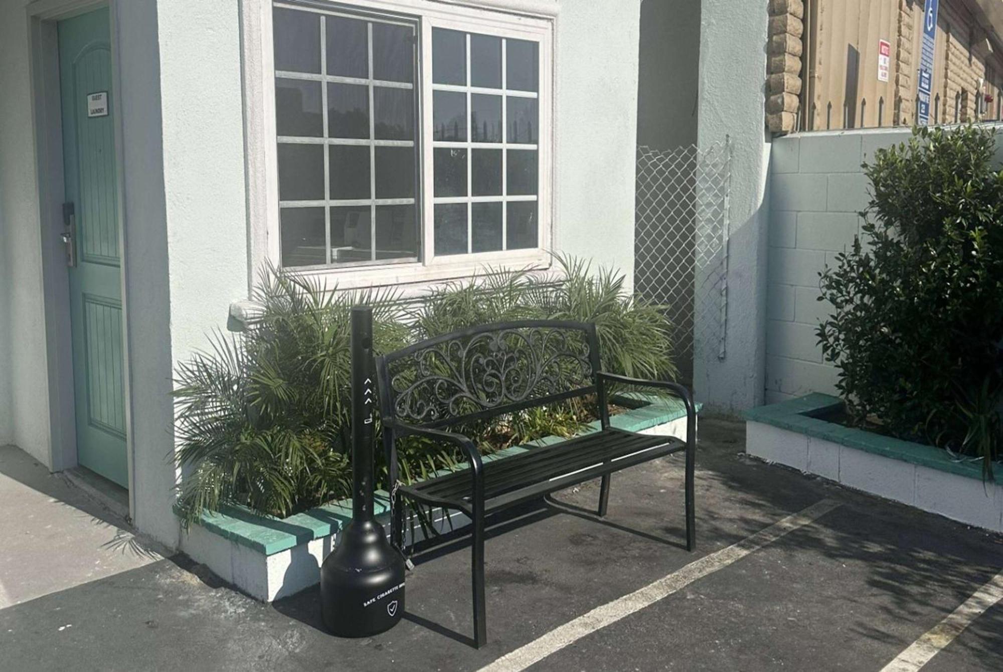 Super 8 By Wyndham Oceanside Downtown Hotel Exterior foto